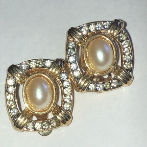 Elegant Vintage Gold Tone and Faux Pearl Retro Rhinestone Earrings